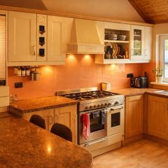 Gorgeous Kitchen with Range Cooker