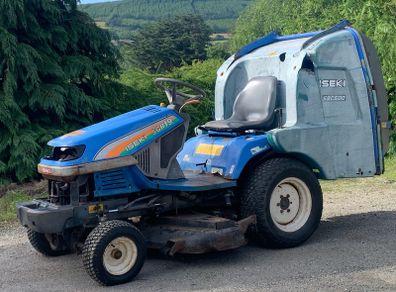 High tip Iseki sgr19  running well 48"deck all good body needs bit tidying