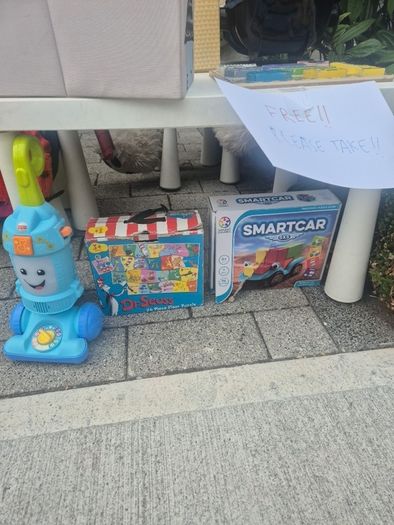 free toys and books