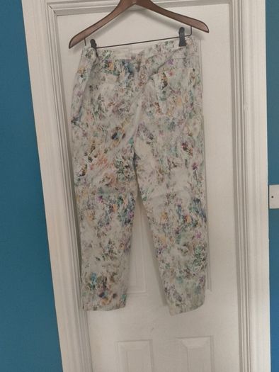 Trousers size 16
