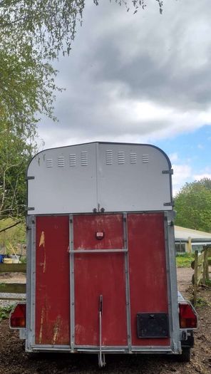 richardson horse trailer