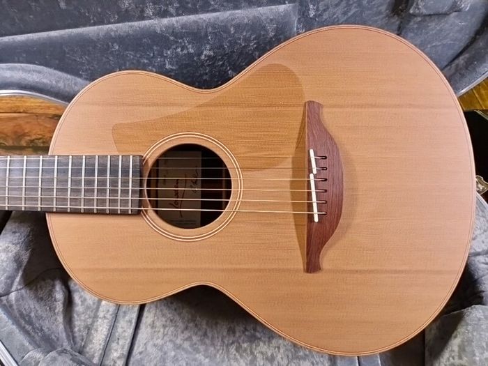 Lowden WL-25