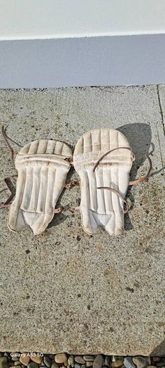 old cricket pads