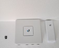 ubiquity USG G1 with cloud key