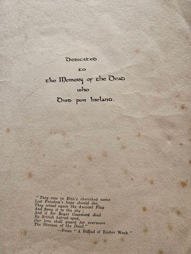 The Minstrel Of Eirinn. Rare Selection Of National Poetry Arranged With Notes By Terence O'hanlon. Forward By Father Pat Walsh. 1930 Large Volume Paperback In Poor Condition.  See Photos For Same.