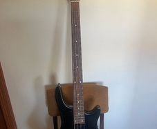 4-String Electric Bass Guitar Black