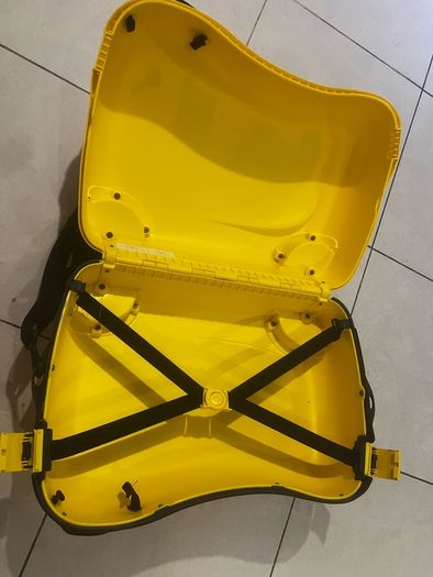 Kids suitcase