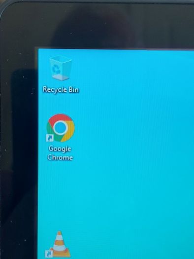 SAMSUNG Notebook Model NP915S3G, Quad Core Processor, 1.4GHz, 4GB Ram, 128GB SSD, Windows 10, Microsoft Edge, Chrome and VLC