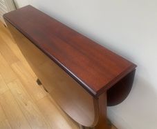 Drop leaf table