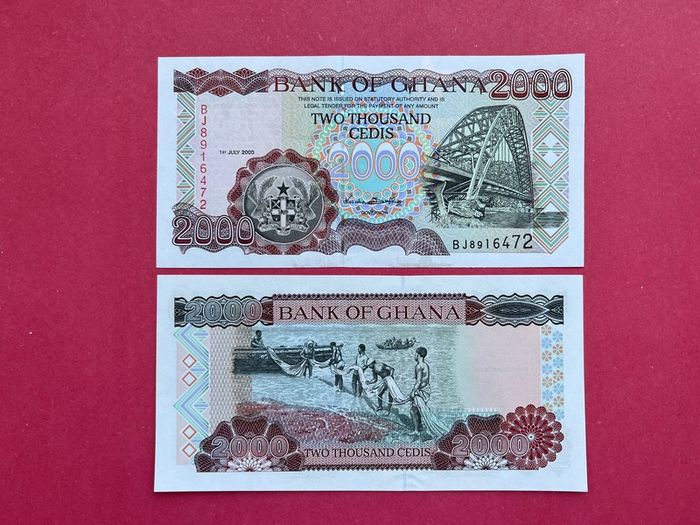 Ghana. 2,000  Cedis. 2000.  Pick  33e  ( Uncirculated )