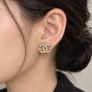 Pearl stud earrings Image 6