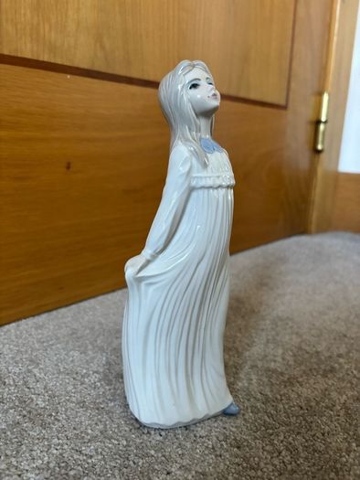 Tengra porcelain figurine of a girl in a gown, handmade in Valencia, Spain