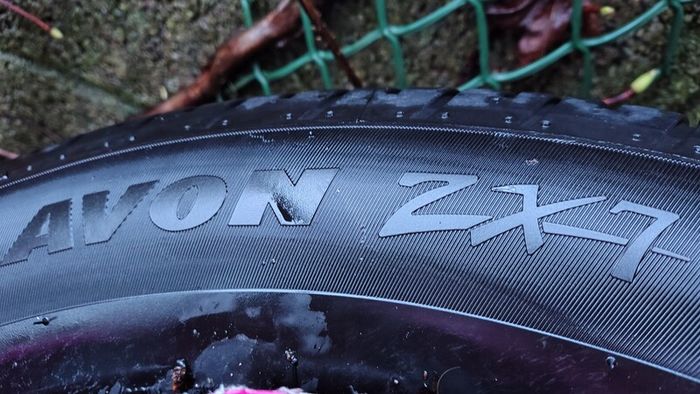 BMW 18" wheels with quality 255x55x18 tyres