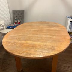 Extendable Oak Dining Table
