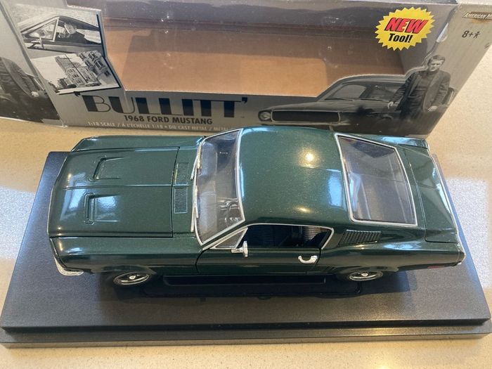 Ford Mustang Steve McQueen Bullitt 1/18 Ertl # 2