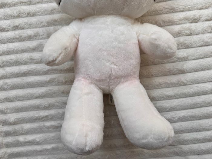Build A Bear Hello Kitty With Heart Bow Sanrio 2010 red marks on the fur approx. 45 cm. Used Please see photos