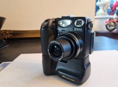 Nikon Coolpix 5000