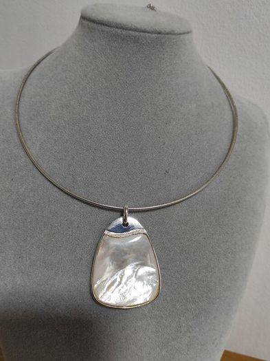 Monet necklace