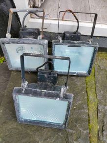 3 floodlights