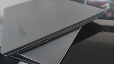 Lenovo 15.6" Laptop V130-15IKB i3 12RAM