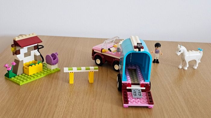 Lego Friends Emma's Horse Trailer (3186) and Little Foal (41089)