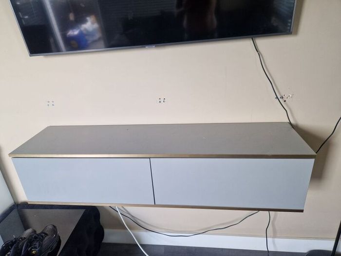 Floating wall mount tv unit