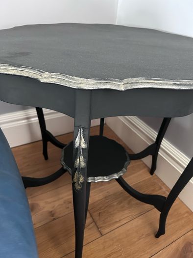 Entrance table