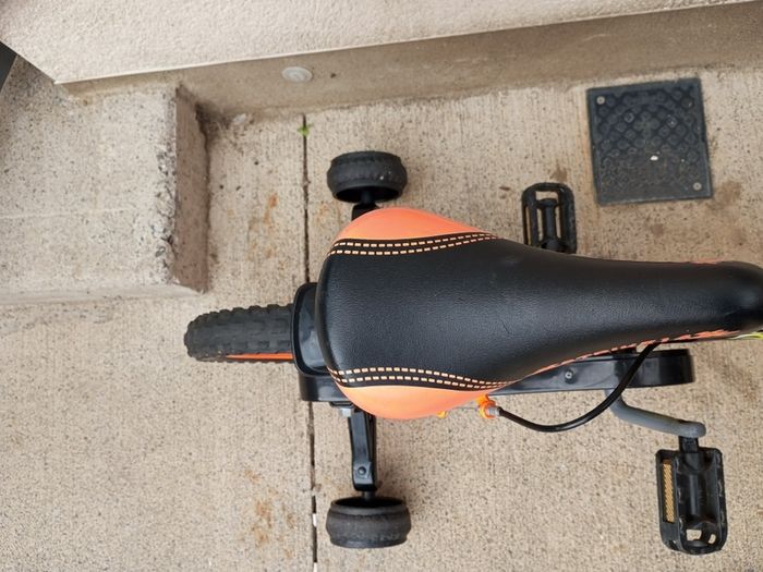 Kids strike bike size 14 inch wheels