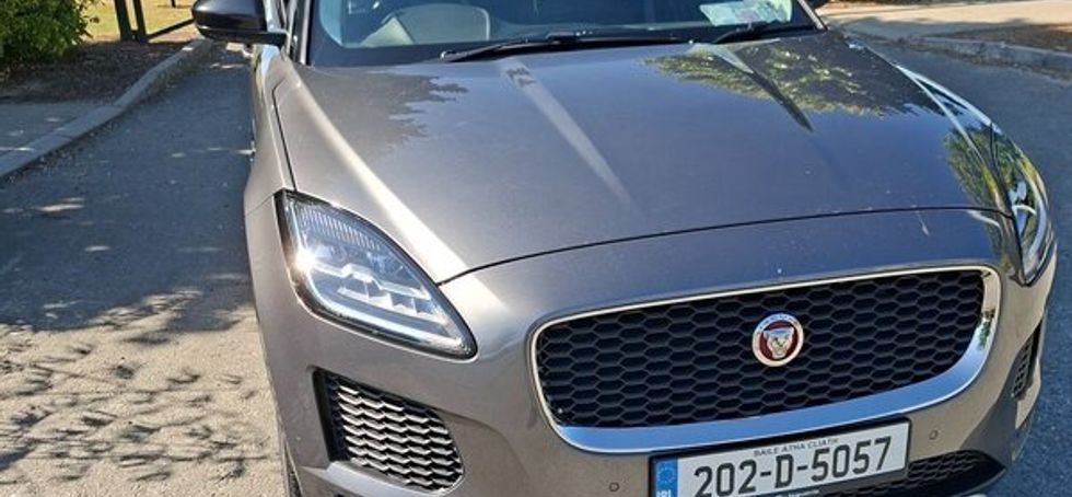 Jaguar E-Pace 2020 chequered flag