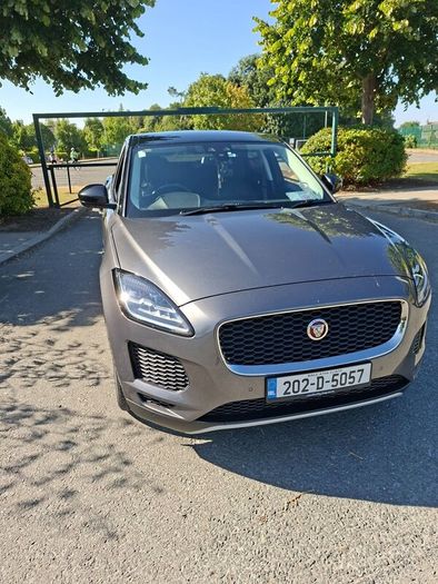 Jaguar E-Pace 2020 chequered flag
