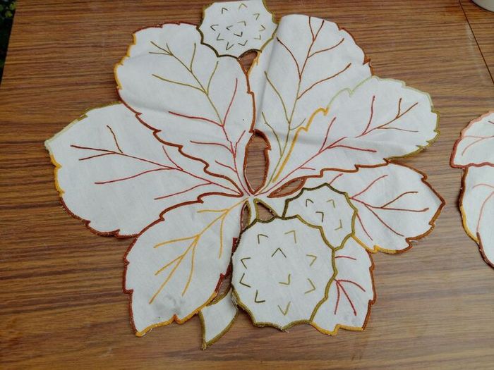 Vintage linen table mats,  leaves, leaf, vintage coasters