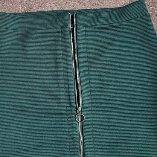 Green Pencil skirt size 8
