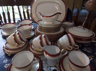 Aynsley Sixty One Piece Dinner Service