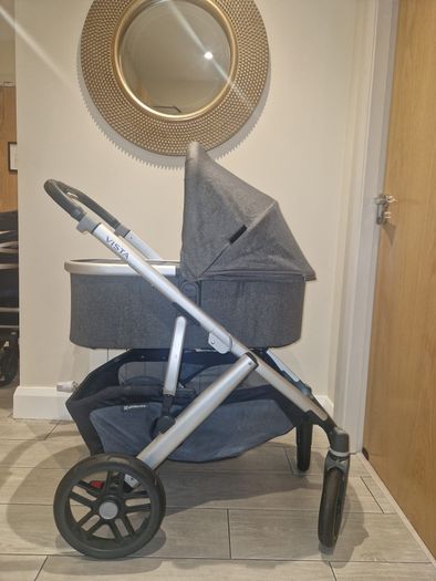 Amaizing  Condition Uppababy Vista  V2 travwl system