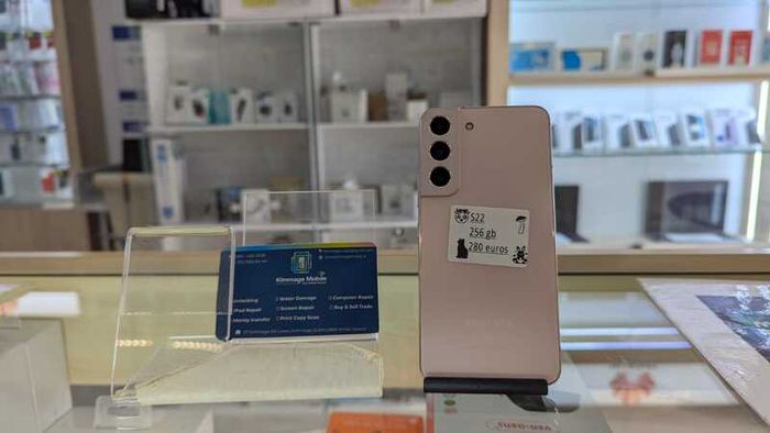 Samsung S22 Used Like New Sim Free Unlocked 256gb