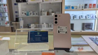 Samsung S22 Used Like New Sim Free Unlocked 256gb