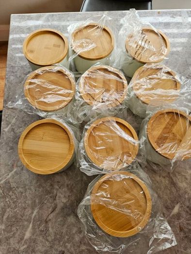 Brand new containers for storage with wooden lid. One size. 10 numbers