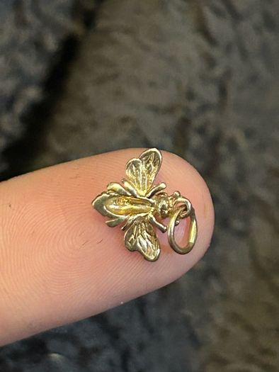 14k solid yellow gold (stamped) bee charm