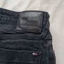 Tommy hilfiger slim scanton Size 32/32 zip fly in good condition Image 2