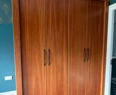 Fitted wardrobe with internal drawers