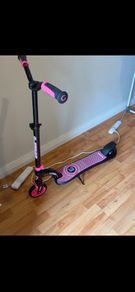 kids electric scooter like new. Never used outside