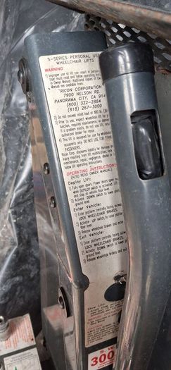 Wheelchair lift