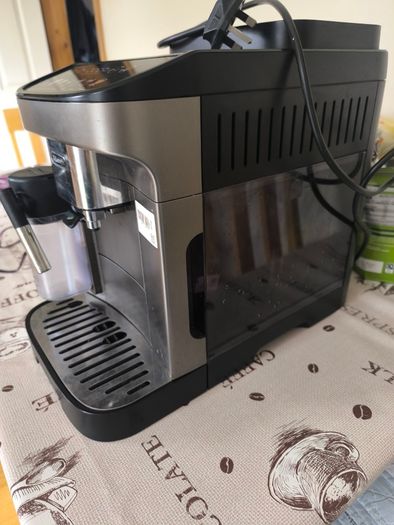Coffee machine DeLonghi