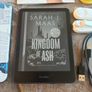 kindle paperwhite 12th gen bundle (2024, 16gb, no ads) Image 2