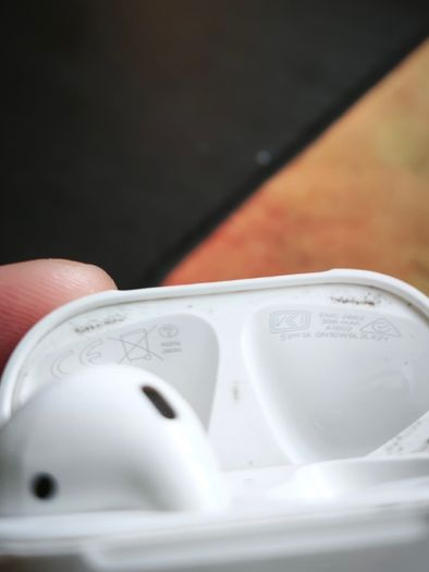 AirPods (A1602 Case)  Single left Earbud