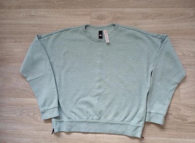 Adidas sweatshirt size M