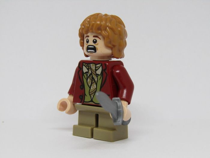 LEGO Bilbo Baggins Dark Red Coat The Hobbit Minifigure Brand New From Set Never Displayed