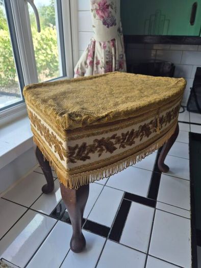Vintage MidCentury 1950s Tapestry sewing box foorstool
