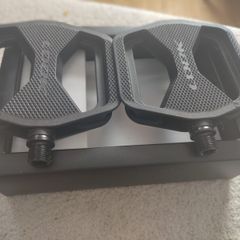 bicycle pedals