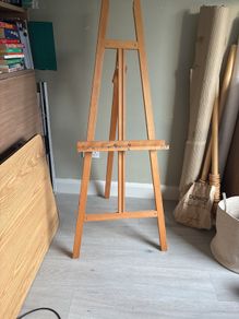 Artist easel